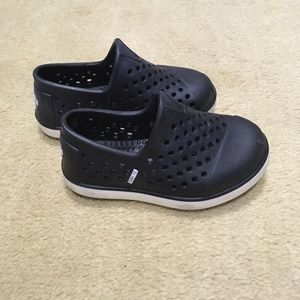 Tom’s water shoes